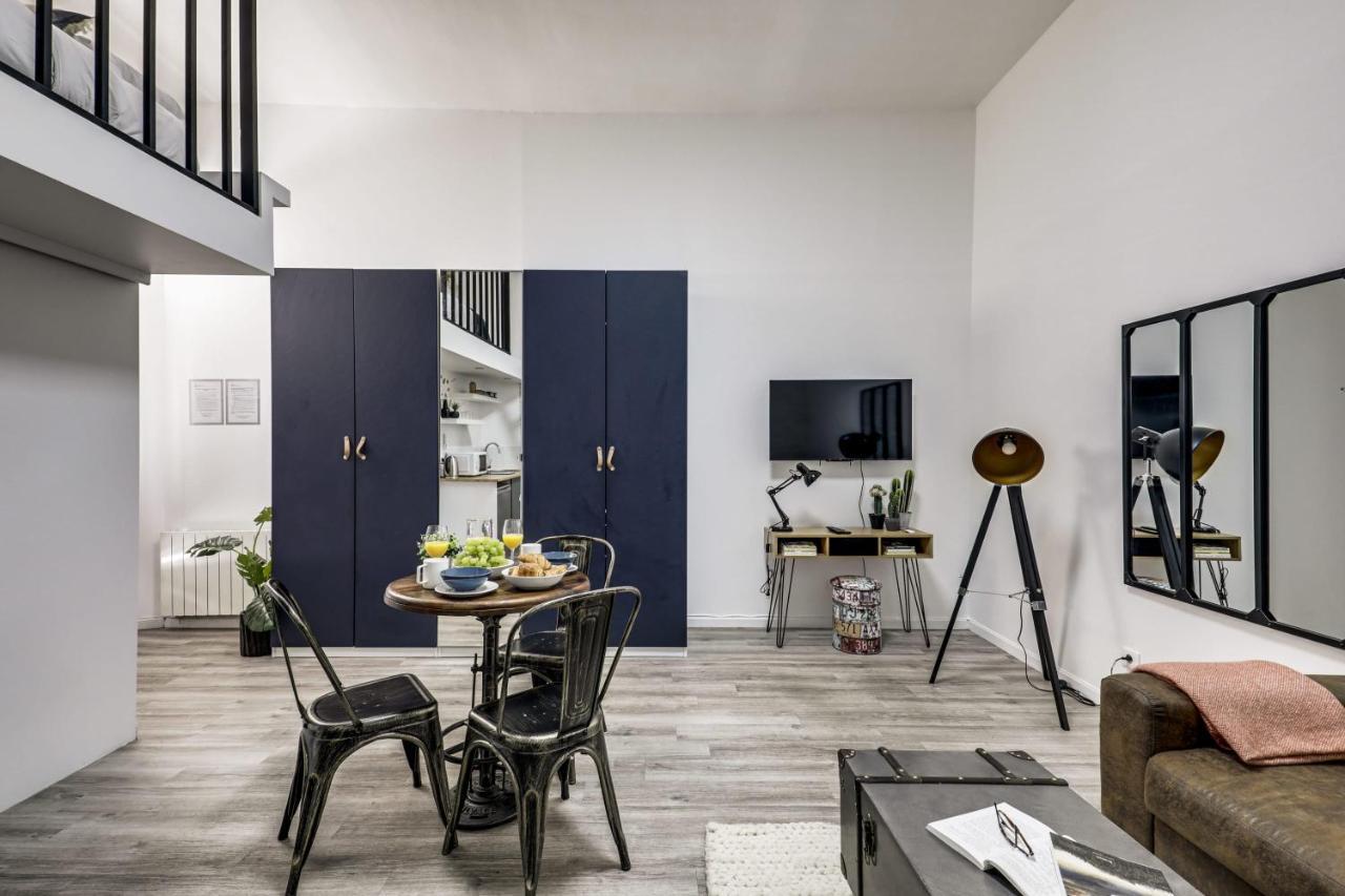 Modern French Studio In Paris Apartamento Exterior foto